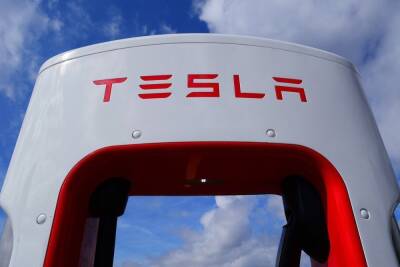 Tesla попали в пробку в тоннеле, который должен решить проблему пробок