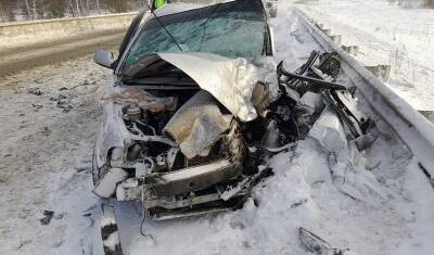 В Башкирии в ДТП с грузовиком и четырьмя авто пострадали 6 человек, трое из них дети