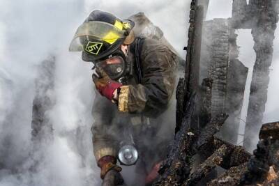 В Краснинском районе сгорел дом