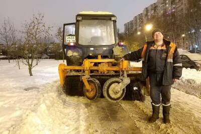 Более 90 машин убирали дороги от снега в Новгородской области