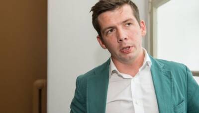 Эстонскому депутату парламента запретили «таксовать» во время заседаний