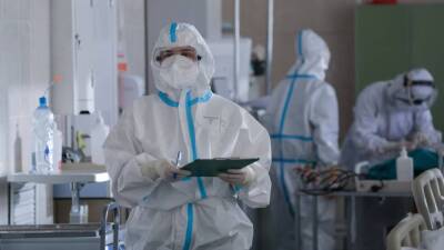 Более 600 больных коронавирусом петербуржцев находятся в реанимации