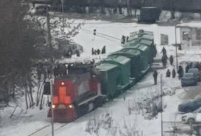 Сбитая в Твери поездом 18-летняя девушка получила тяжелые травмы