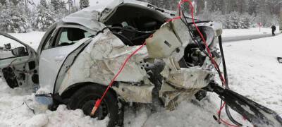 Фура перевернулась, и еще два автомобиля разбились в результате ДТП в Карелии (ФОТО)