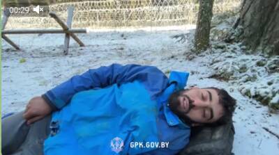 Оставили умирать. Польские пограничники выбросили к границе беженца со сломанной ногой и обморожением