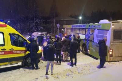 Мужчина пострадал в аварии с автобусом во Всеволожском районе