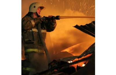 Смоленские пожарные выезжали на тушение дачного дома