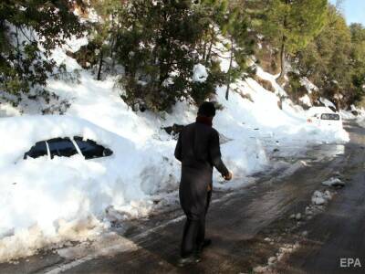 На север Пакистана обрушился снегопад, погибло более 20 человек