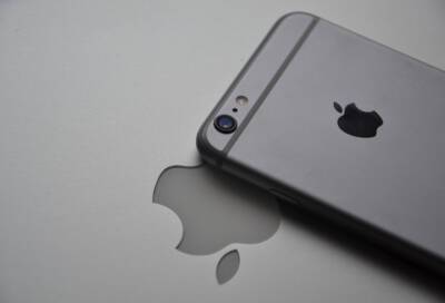 Аналитик Bloomberg Гурман сообщил о скорой премьере бюджетного iPhone SE