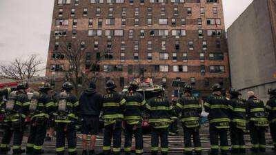 Трагедия в Нью-Йорке: 9 детей и 10 взрослых сгорели при пожаре в доме