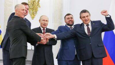 «Как прежде уже не будет». В Кремле подписали договоры о присоединении четырех оккупированных регионов Украины