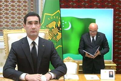 Кабмин: в Туркменистане озаботились производством сжиженного газа и светофоров