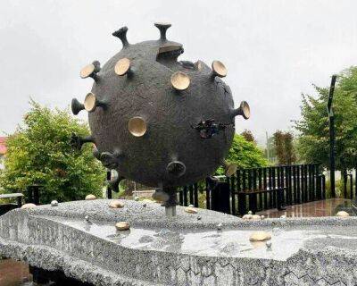 В одному з міст України відкрили пам'ятник коронавірусу - фото