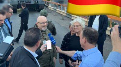 Глава Минобороны Германии внезапно прибыла в Одессу