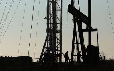 Світові ціни на нафту знижуються після сильного зростання минулого тижня