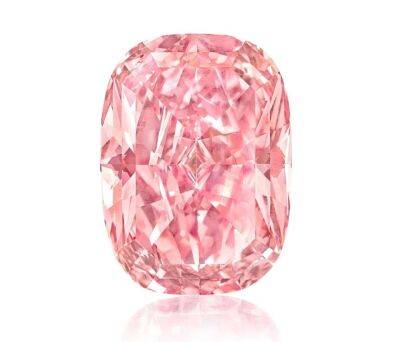 Рідкісний яскраво-рожевий діамант встановив рекорд вартості за карат ваги