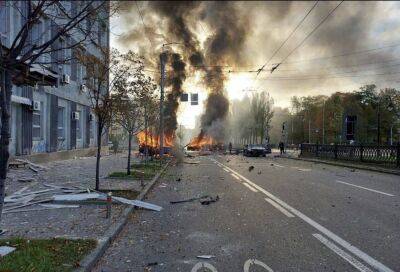 Ракетная атака по центру Киева: столица в огне, есть пострадавшие - фото и видео с места