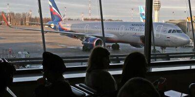 Авиаперевозчиков хотят обязать печатать билеты на русском