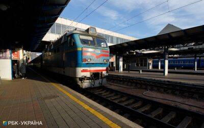 У Києві вибухом пошкоджений залізничний вокзал, проте рух поїздів продовжується