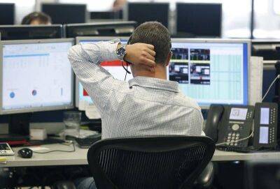 Рынок акций Московской биржи по состоянию на 10:30 мск 10 октября снижается