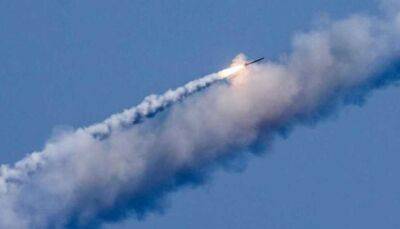 Понад 10 областей України зазнали ракетних обстрілів