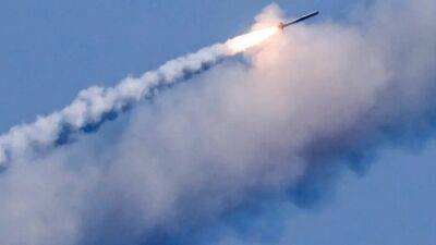 Масований ранковий обстріл України: куди потрапили російські ракети