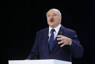 «Картофельного фюрера» уломали: Лукашенко заявил о размещении российских войск на своей территории