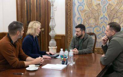 Зеленський зустрівся з послом США через ракетні удари по Україні