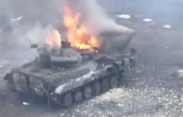 Украинские воины загнали российскую БМП в ловушку и уничтожили ее