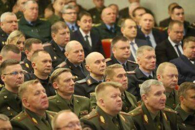 Источники в армии объяснили, может ли Лукашенко отправить войска в Украину