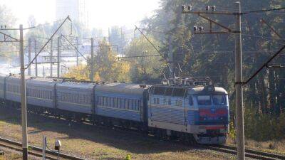 Более 30 рейсов задерживаются: в Укрзализныце рассказали о курсировании поездов после атаки