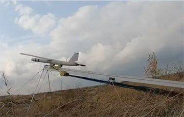Появилось видео эффектного удара украинского дрона-камикадзе по российской «Осе»