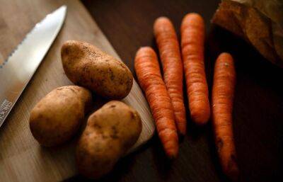 Жителей Западнодвинского округа предупредили о токсичных веществах в моркови из Ижевска и картофеле из Краснодара