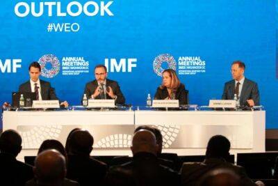 МВФ ухудшил прогноз глобального экономического роста в 2023 году