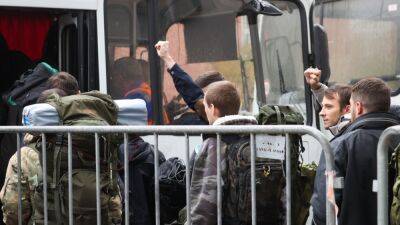 Московская полиция отправила жителей хостела на призывной пункт после рейда