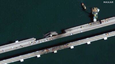 Как россияне пытаются починить Крымский мост – фото со спутника