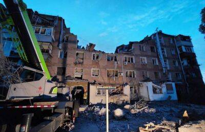 Рашисти завдали ракетного удару по Миколаєву: під завалами шукають людей