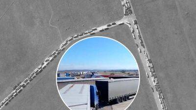 Очередь из грузовиков в Керчи уже видна из космоса