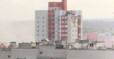 В Белгороде обрушилась часть крыши многоэтажки. Губернатор заявил об обстреле ВСУ