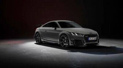 Audi выпустила юбилейную версию спорткара TT RS