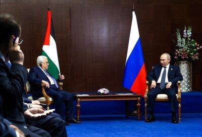Аббас встретился с Путиным на саммите в Астане и похвалил Россию за поддержку