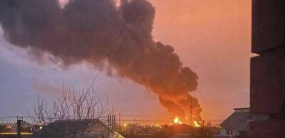 Знову палає та вибухає: у бєлгороді детонує склад з боєприпасами