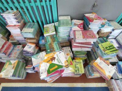 В школе деоккупированного поселка в Харьковской области нашли 700 учебников из РФ, будут вещдоками – полиция