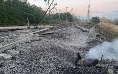 В РФ после падения обломков ракет остановились поезда - соцсети