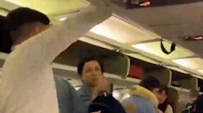 В Уфе мобилизовали пилота прямо из самолёта, пассажиров попросили выйти – СМИ