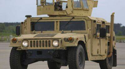 Новый пакет помощи: США поставят Украине боеприпасы и бронемашины Humvee – Reuters