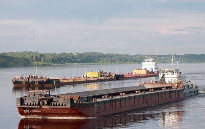 Росіяни в Херсоні викрали майже всі баржі для транспортування через Дніпро, - Генштаб