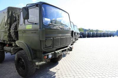 Дніпро передав ЗСУ ще 22 автівки