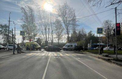 В ДТП в Твери на проспекте Николая Корыткова пострадали два человека