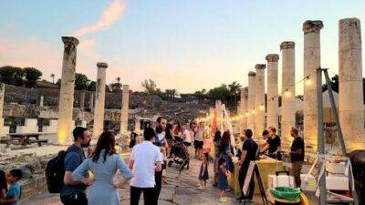 Парки Израиля переполнены: сотни тысяч человек приезжают каждый день Суккота